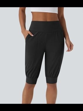 Halara Black Mid-Length Capri Pants